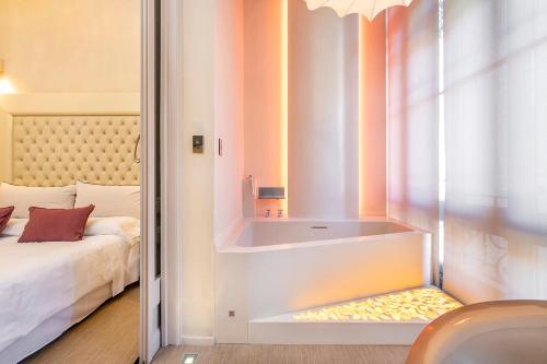 Royal Suite image 10