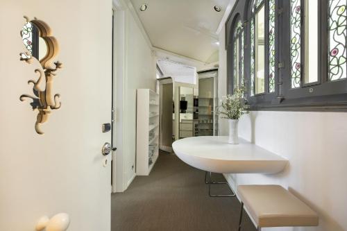 Royal Suite image 2