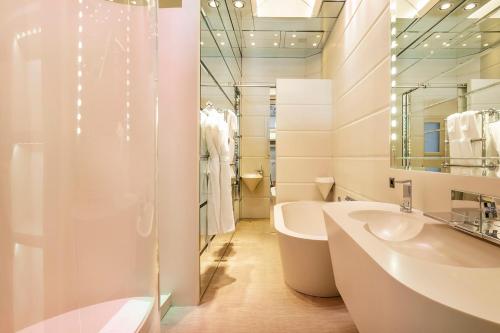 Suite image 7