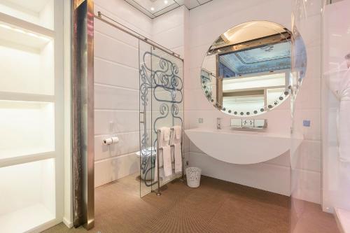 Suite image 10