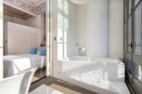 Royal Suite image 10