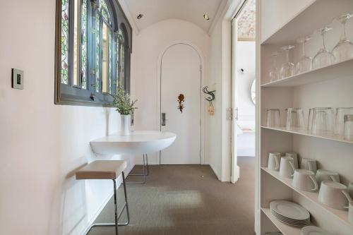 Royal Suite image 2