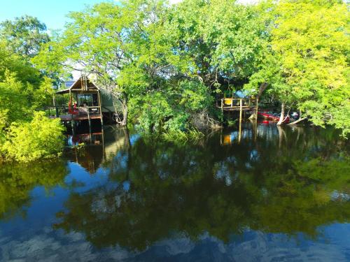 Kubu & Kwena Lodge