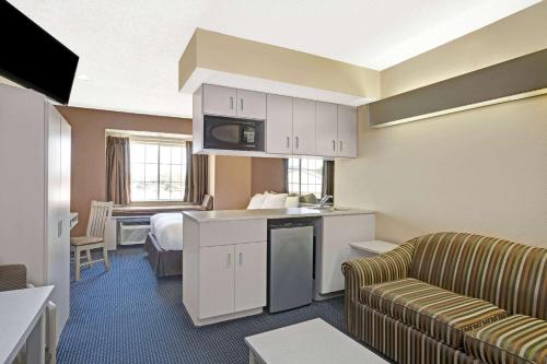 Microtel Inn & Suites by Wyndham Houston/Webster/Nasa/Clearlake