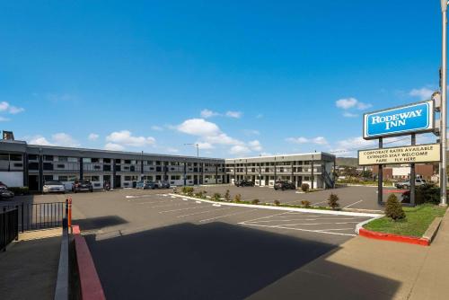 Rodeway Inn South San Francisco Airport - Accommodation - South San Francisco