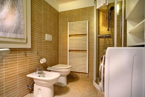 One-Bedroom Apartment image 2