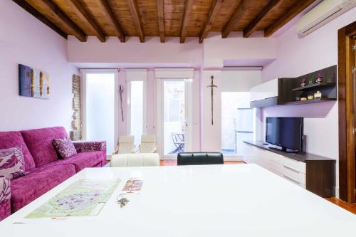 Apartamentos con Patio by Toledo Ap - image 12