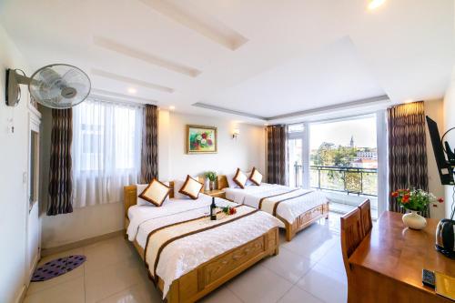room detail thumbnail 0