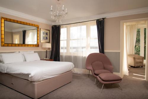 Royal Hotel near The Charlotte