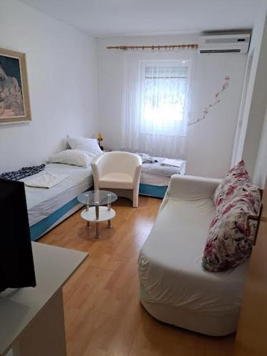  Apartments Jele II in Sveti Petar