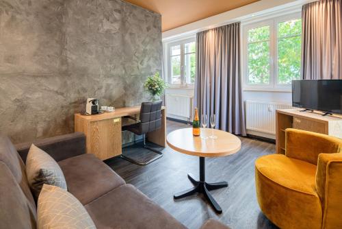 One-Bedroom Apartment with Balcony image 3