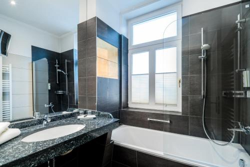 Ferienappartement und Economyzimmer Residenz Waldkrone - image 4