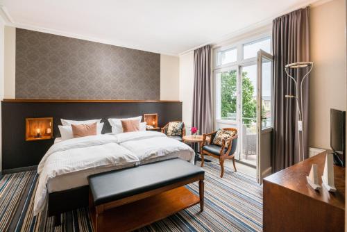 Economy Double or Twin Room image 4
