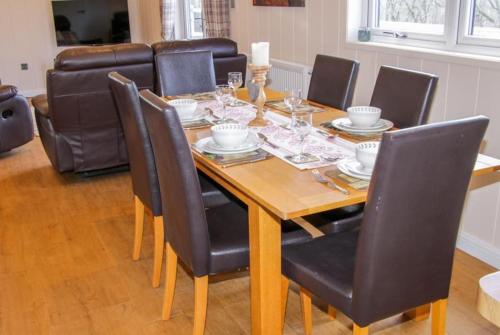 Fabulous detached lodge with hot tub two nights minimum stay in Billingsley