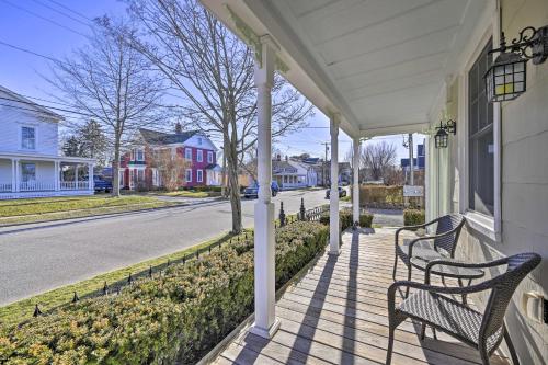 Bright 2nd-Floor Apt - half Mi to Greenport Harbor! - main image