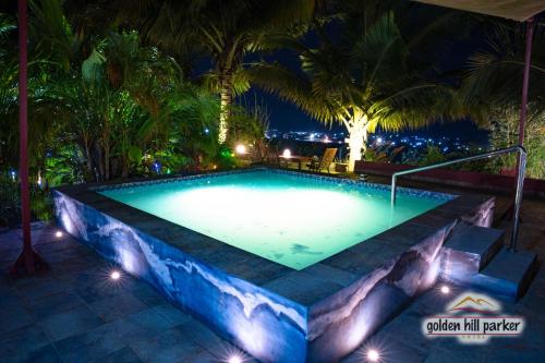 Swimmingpool, Golden Hill Parker Hotel in Elmina