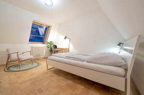 Loft mit Balkon im Historischen Altbau am Marktplatz - 75qm, DisneyPlus, 300mbs Internet