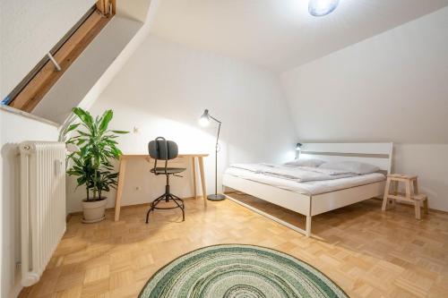 Loft mit Balkon im Historischen Altbau am Marktplatz - 75qm, DisneyPlus, 300mbs Internet