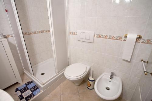 Studio Apartment with Sea View image 10