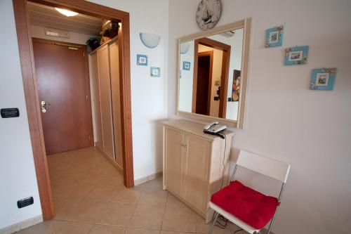 Studio Apartment with Sea View image 5