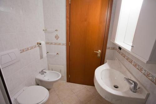 Studio Apartment with Sea View image 8