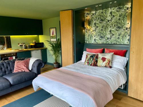 Private & cosy garden lodgings