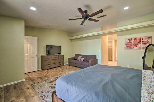 Lake Havasu Family-Friendly Getaway with Deck and Pool - image 10