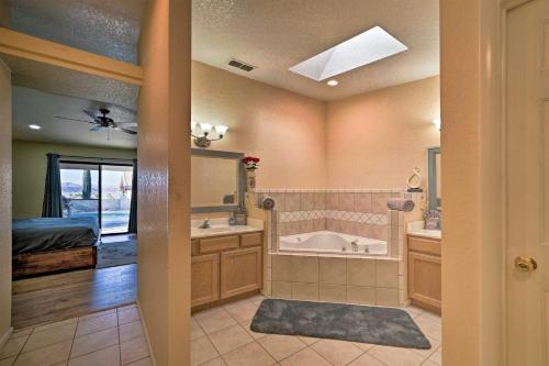 Lake Havasu Family-Friendly Getaway with Deck and Pool - image 11