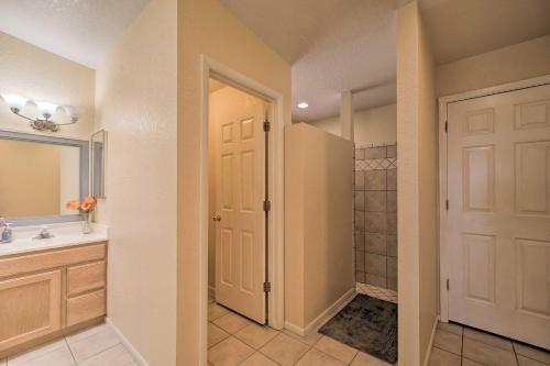 Lake Havasu Family-Friendly Getaway with Deck and Pool - image 12