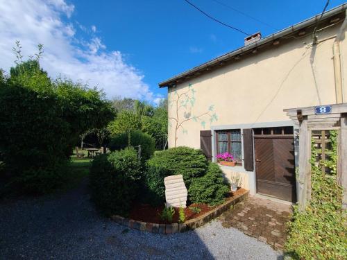 Gîte Authentique pour 6 Pers. avec Cheminée à Proximité de Vittel et Activités Nature - FR-1-589-427 gîte à louer Darney