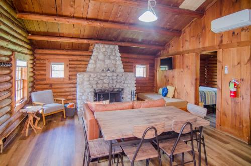 434247520 Mountain Lake Cottages
