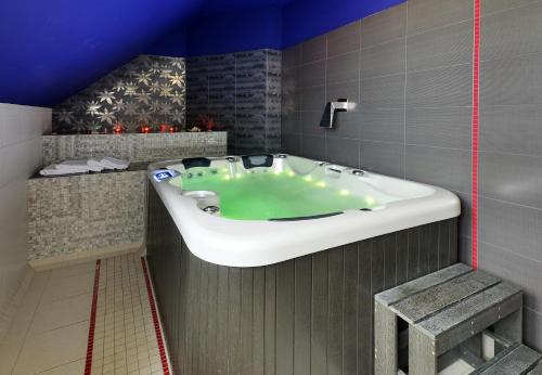 Pezsgőfürdő, Wellness Penzion Kromeriz - Zlobice in Zlobice