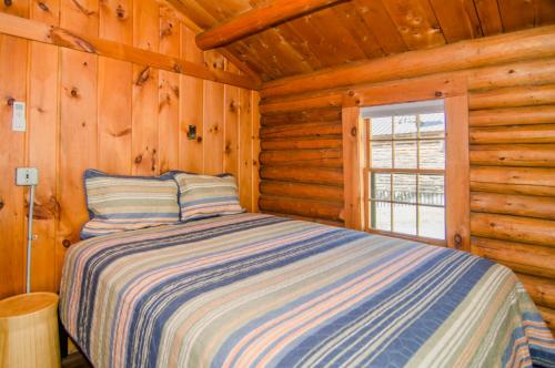 434247907 Mountain Lake Cottages
