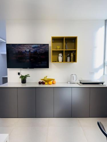 Amazing 2Rooms Apt in Bat Yam - Step by the beach in Bat Yam