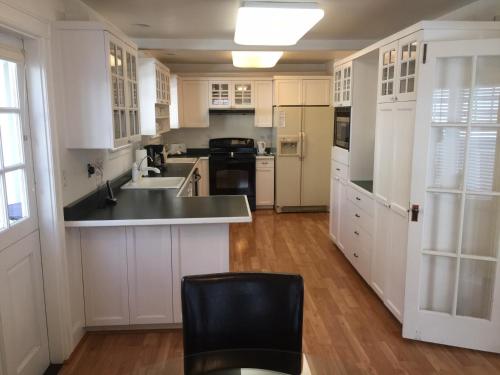 Yellow House Main – Pacific Grove, CA