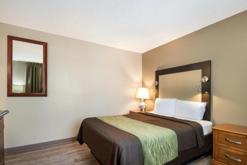 Rodeway Inn & Suites Hwy 217 & 26 W