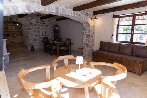 บริการและสิ่งอำนวยความสะดวก, Villa Ella in สตาริ บาร