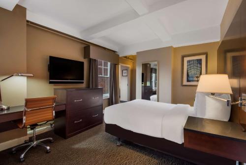Best Western Syracuse Downtown Hotel and Suites Room Type - Queen Room with Kitchenette - Non-Smoking