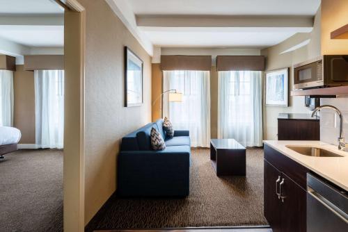 Historic Jefferson Clinton Suites - image 7
