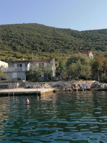 Beach apartments Seahorse and Seastar, Pelješac peninsula