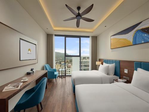 room detail thumbnail 2