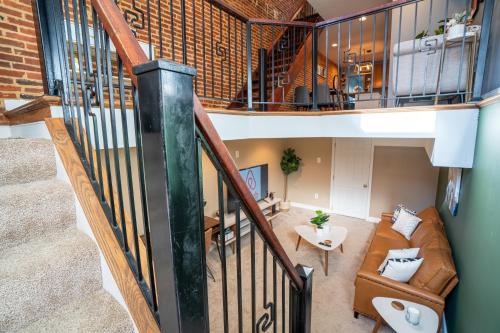 Cozy Townhouse Downtown w/ Game Room & Rooftop in Baltimore, USA