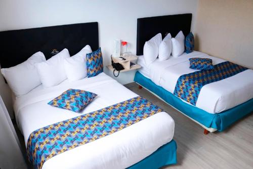 2 double beds