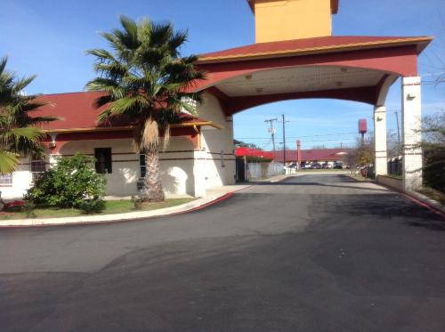Luxury Inn and Suites Seaworld - 숙소 외관