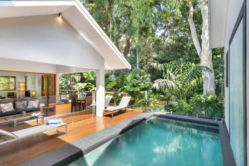 Belle Escapes Luxury Rainforest Villa Palm Cove