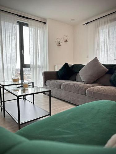 NEW Modern 2 Bedroom Apartment! - Dagenham