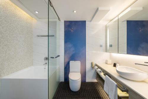 m. Suite image 6