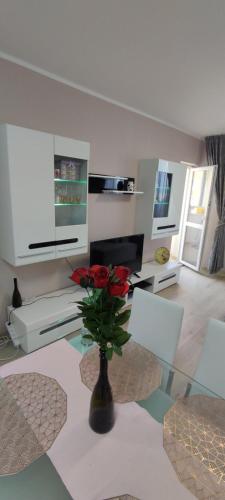 Luxury and stylish apartmen, metro station Obelya, Sofía