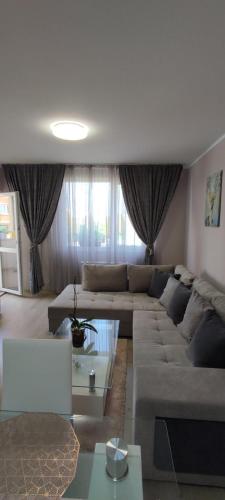 Luxury and stylish apartmen, metro station Obelya, Sofia (Foto 4)