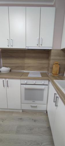 Luxury and stylish apartmen, metro station Obelya, Sofia (Foto 5)
